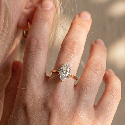 Anillo Navette de Moissanita en Plata 925