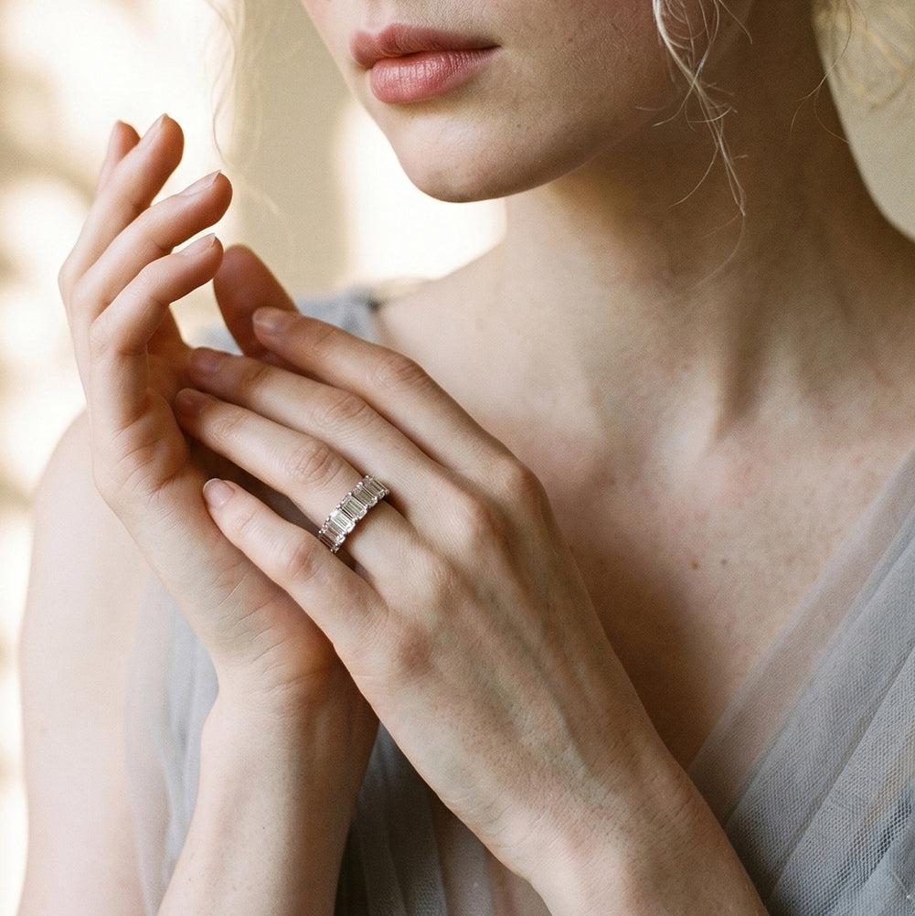 Anillo Eternity de Moissanita en Plata 925