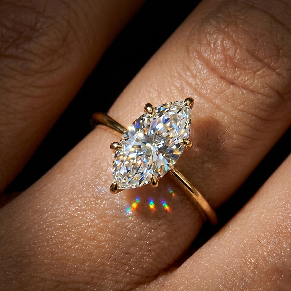 Anillo Navette de Moissanita en Plata 925