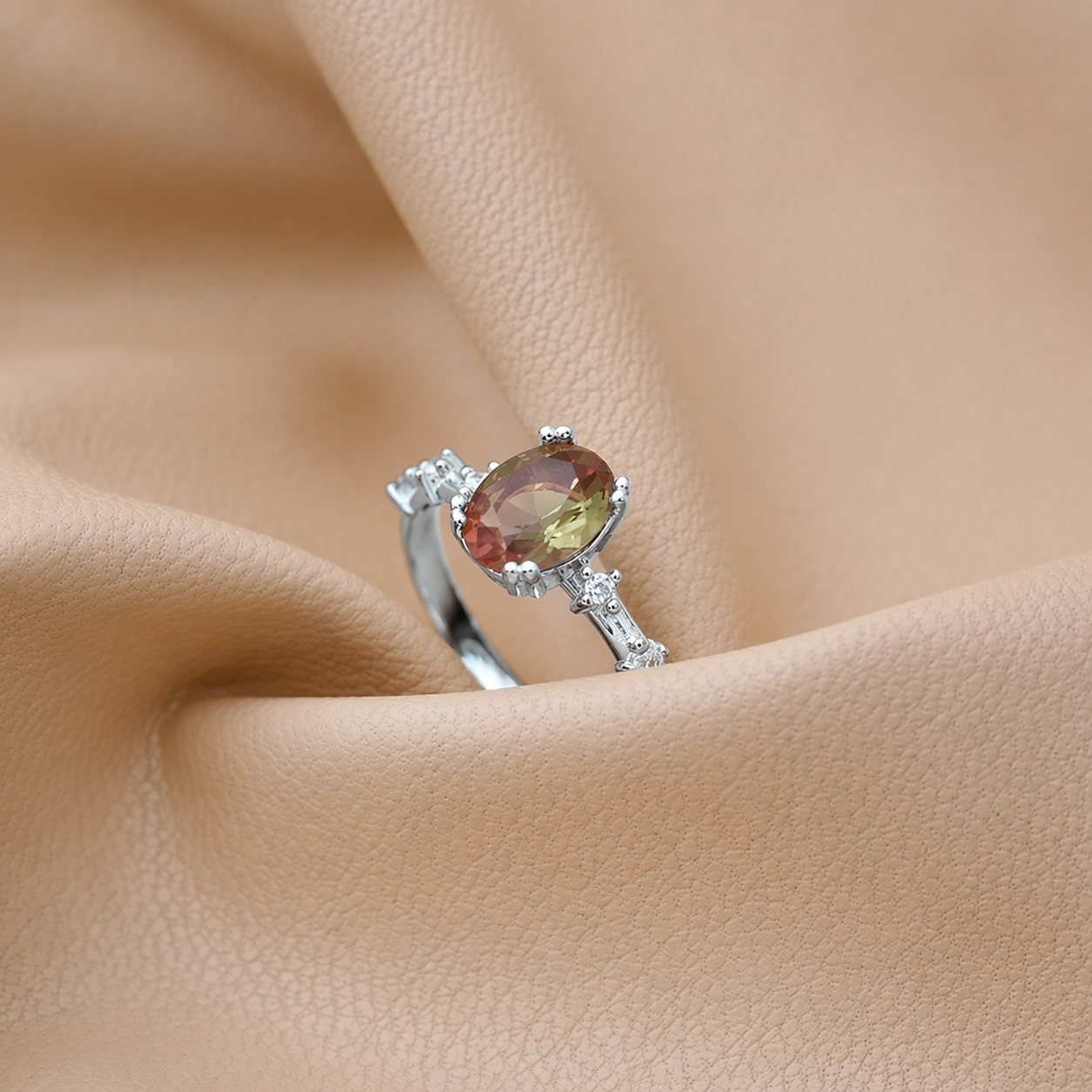 Nura Oval Essence